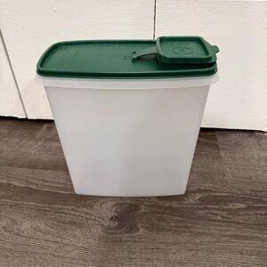Vintage Tupperware 1588-2 Large Cereal Keeper with Green Lid